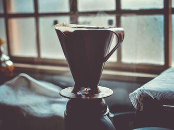 Pour-over Kaffee am Morgen